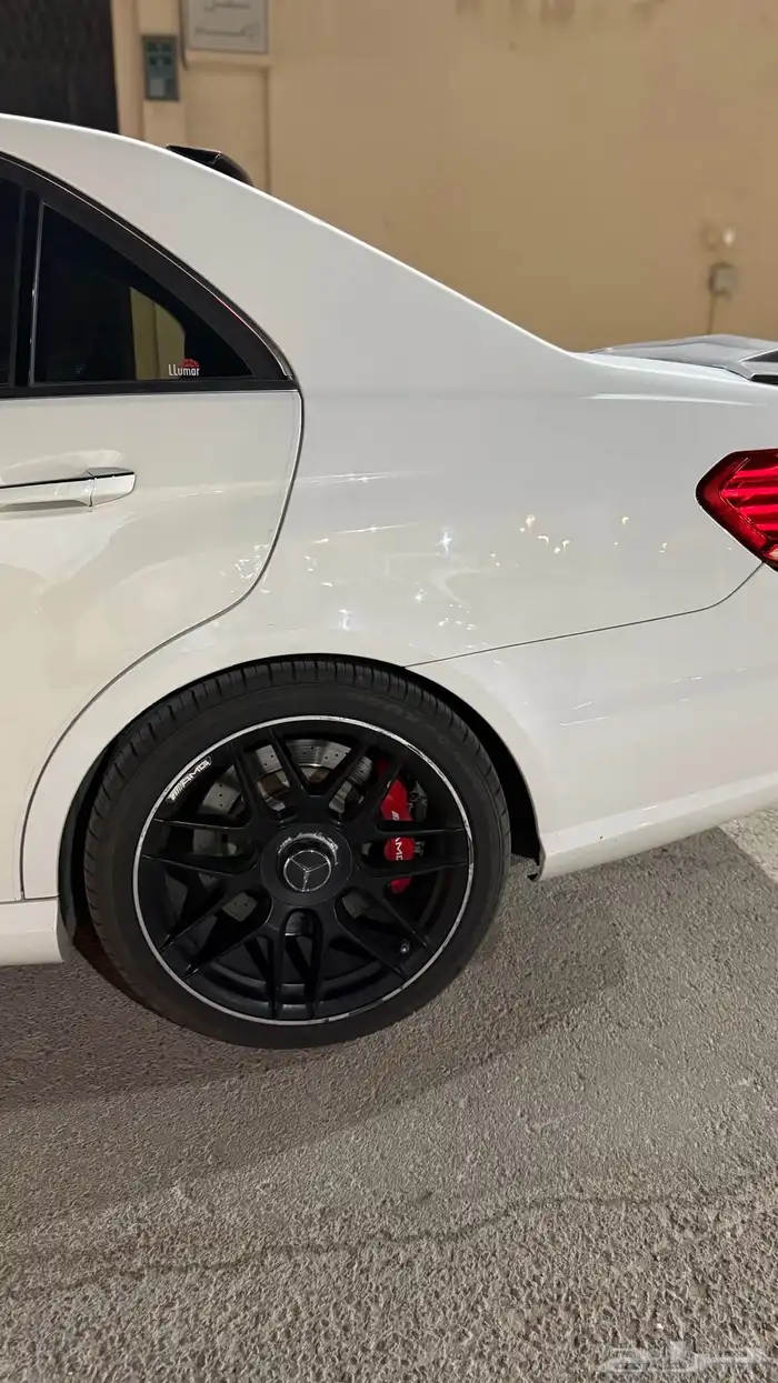 مرسيدس E63 AMG النادر للبيع 28