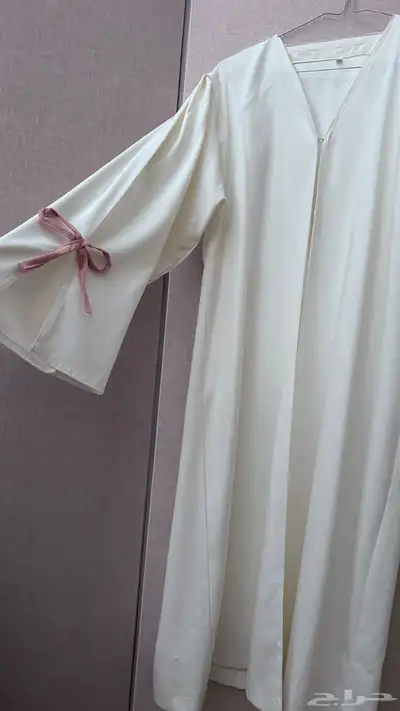 عبايه تخرج مع القبعه 0