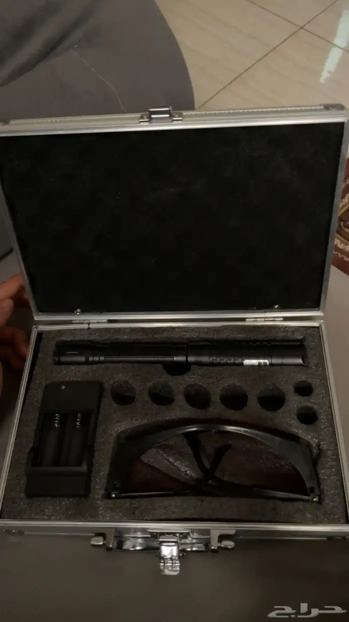 ليزر معه شاحنه و نضاره بحاله جيده جدا 0