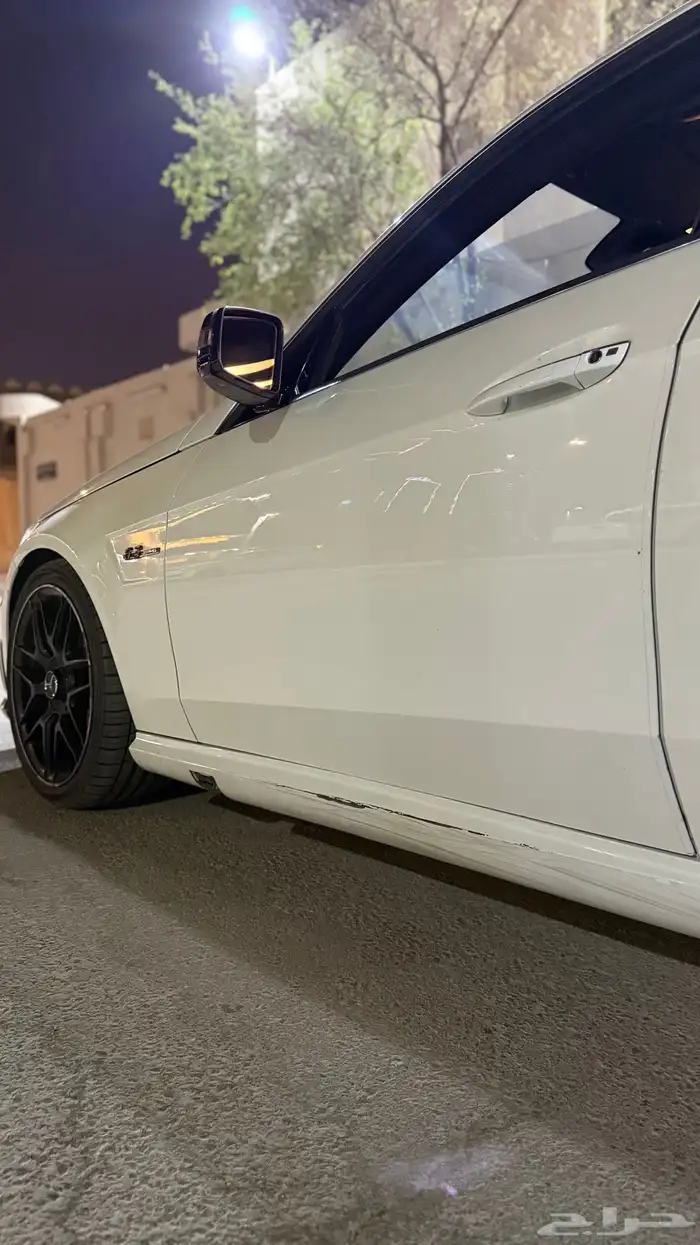 مرسيدس E63 AMG النادر للبيع 29