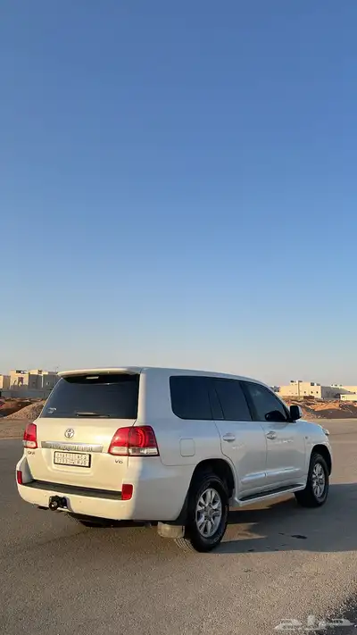للبيع لاندكروزر 2011 نظيف 36