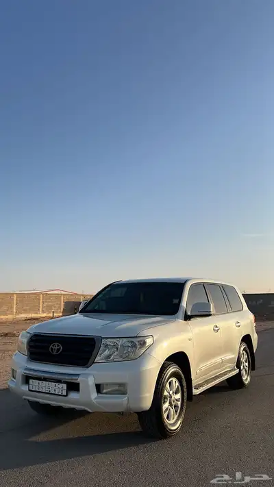 للبيع لاندكروزر 2011 نظيف 0
