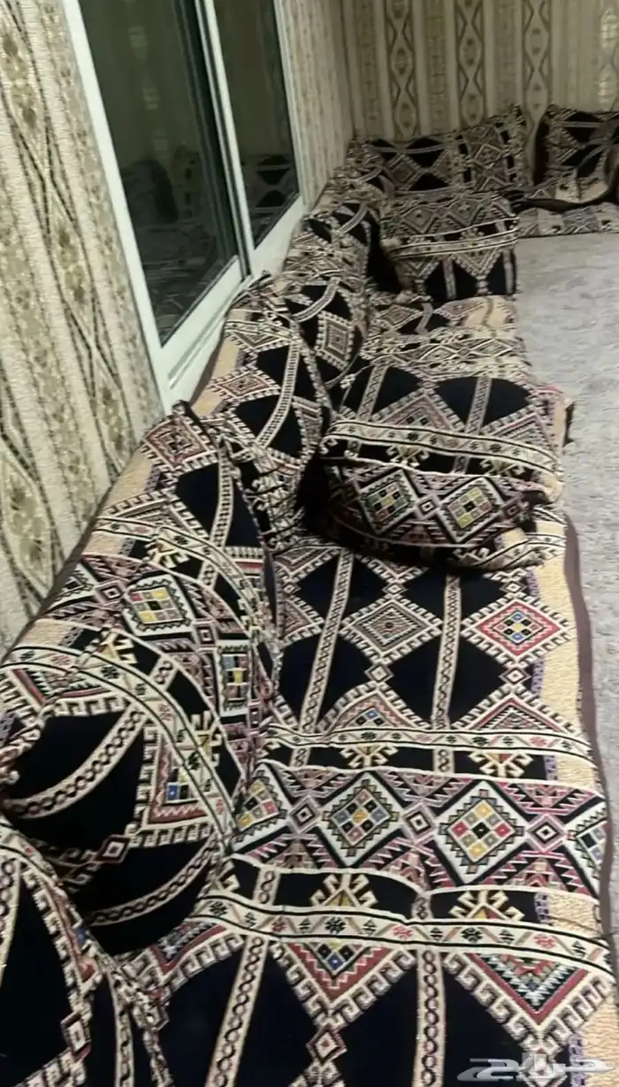 مخاد وطراحات ومراكي خيمة 3