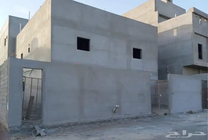 عمارة سكنية للبيع   في محافظة جده (حي الرياض) تصميم مميز 0