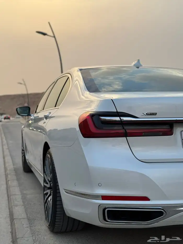 BMW 750il 2020 ممشى قليل جدا 4