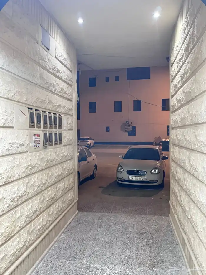شقه للإيجار بحي المروه 2