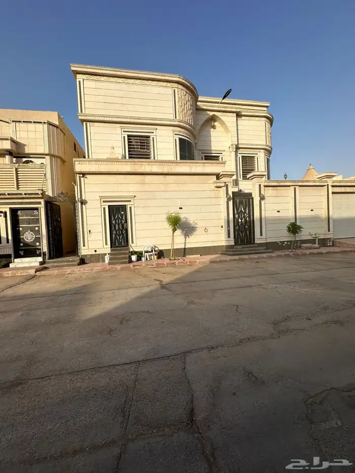 شقه اربع غرف للايجار حى اليرموك 40 الف 0