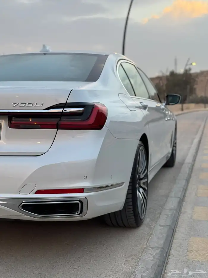 BMW 750il 2020 ممشى قليل جدا 18