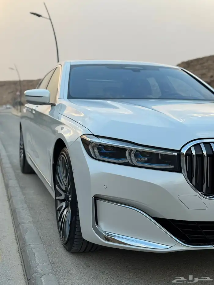 BMW 750il 2020 ممشى قليل جدا 11