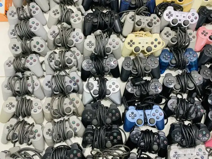 ايادي سوني 1 و 2 و 3 و 4 للبيع بالجملة 6