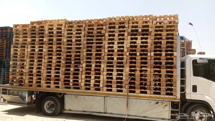 يوجد العديد من طبليات خشبية متنوعة 32