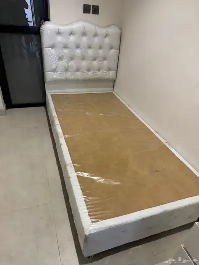 للبيع سرير نفر واحد 0