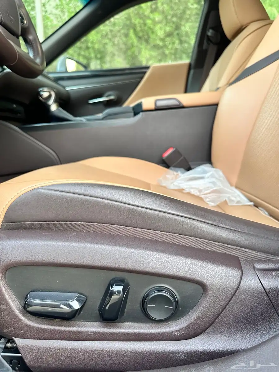 لكزس ( ES 350 ) 2020 ممشى 93 بحالة الوكالة 20