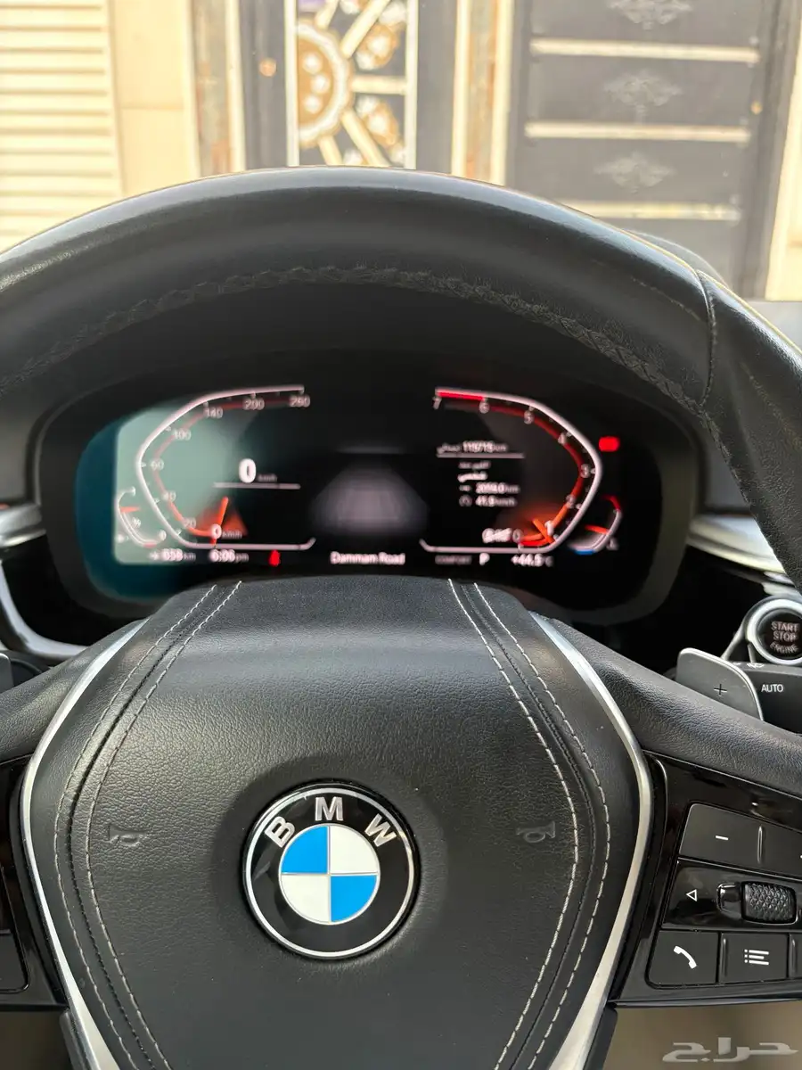 بي ام دبليو BMW 520i الفئه الخامسه 2