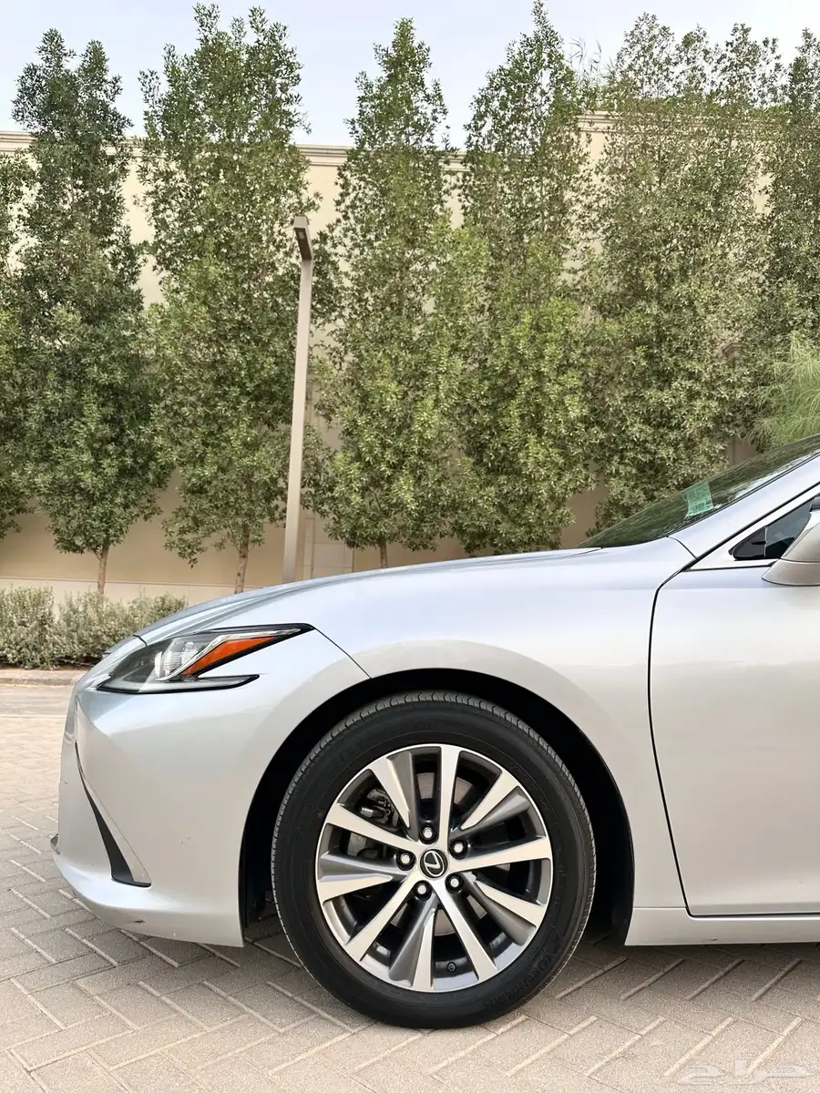 لكزس ( ES 350 ) 2020 ممشى 93 بحالة الوكالة 81