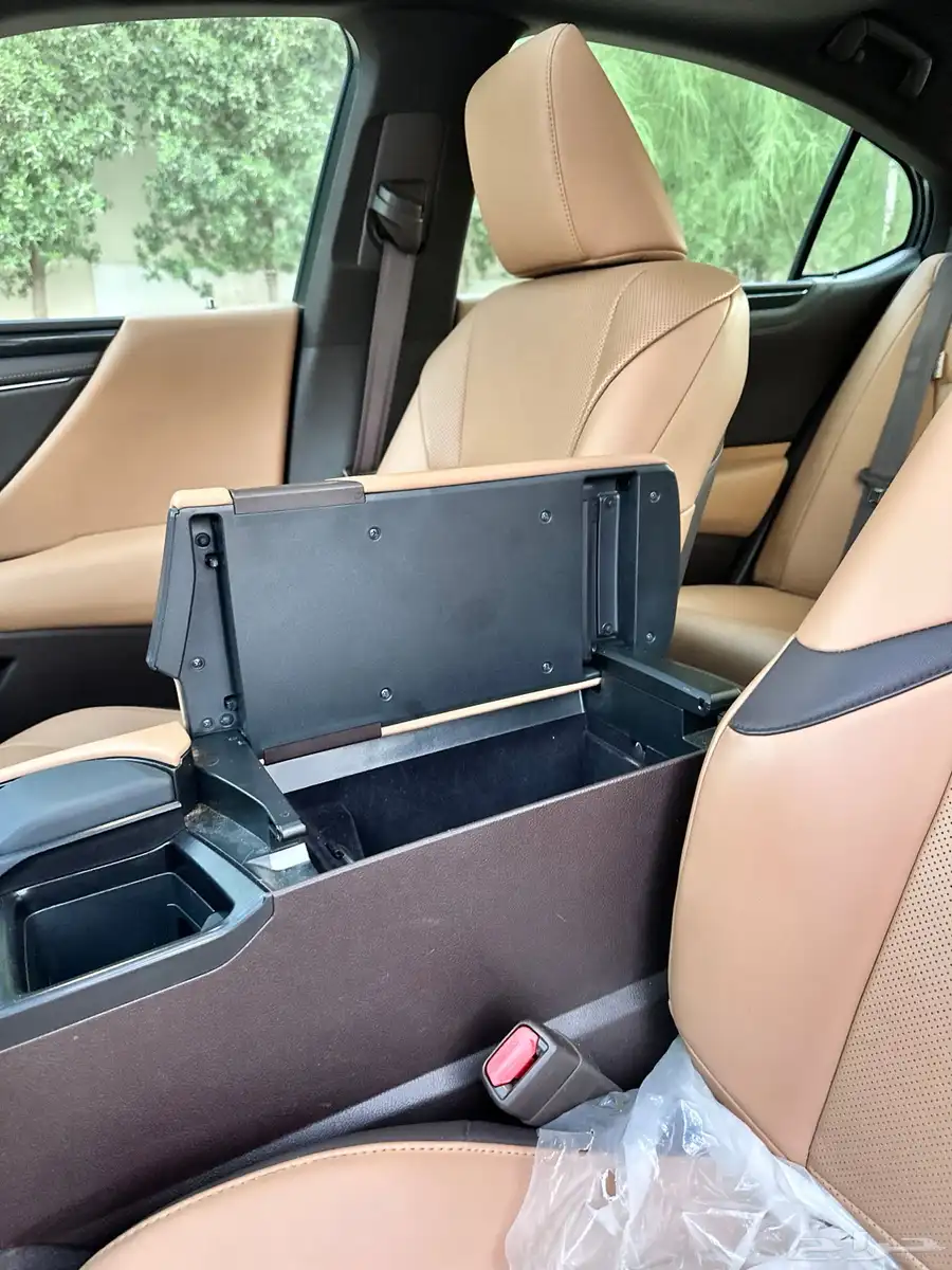 لكزس ( ES 350 ) 2020 ممشى 93 بحالة الوكالة 76