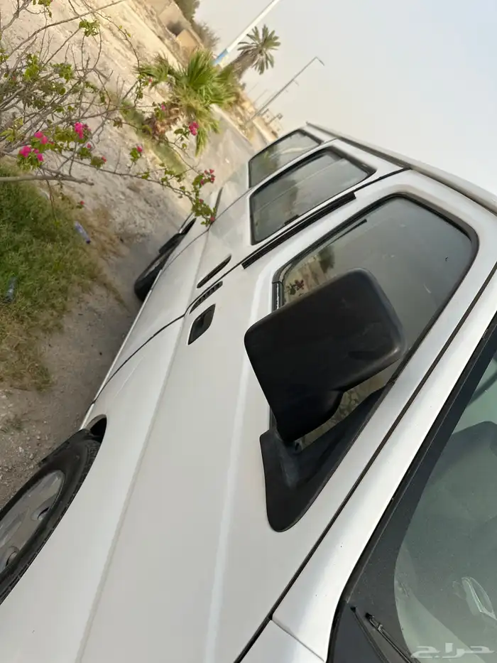 باص نيسان أورفان 2009 للبيع حد 32 ألف ماشي 286 ألف 2