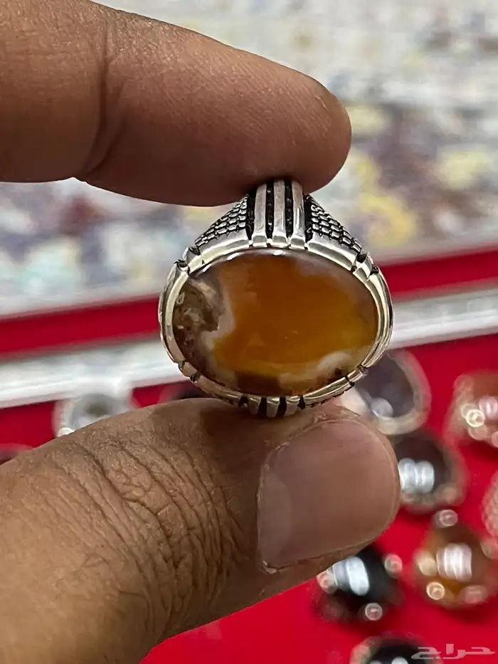 خاتم عقيق يمني بلطخه عسلي صياغة عارف 0