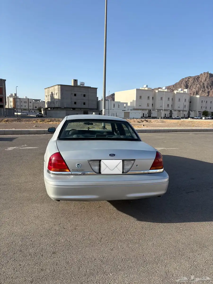 فورد فكتوريا 2001 8