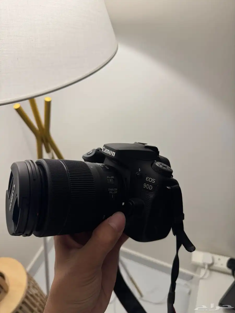 كاميرا canon 90D شبه جديده 0