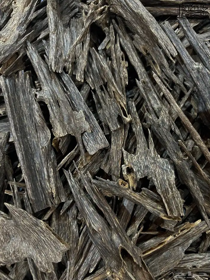 عود هندي زورا سوبر مرتفع فاخر طبيعي (جمله) 2