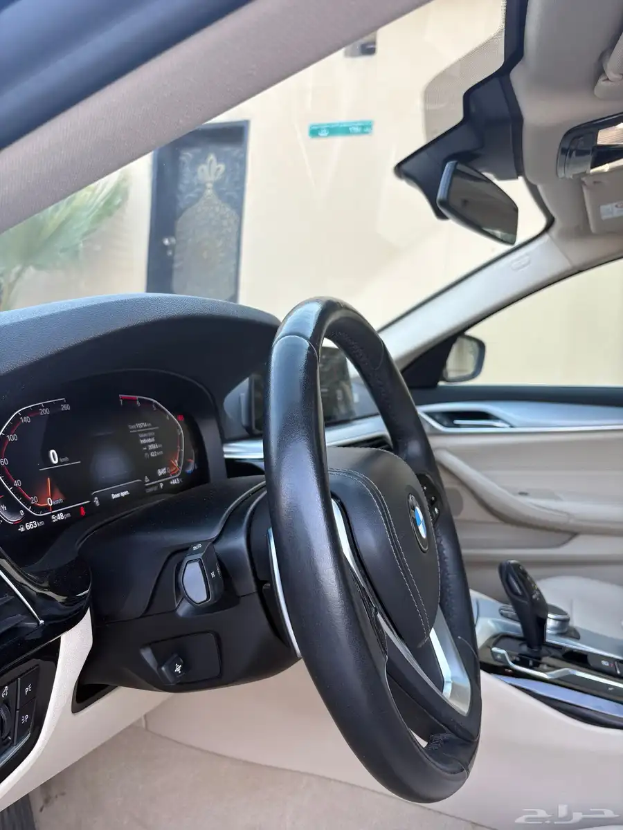 بي ام دبليو BMW 520i الفئه الخامسه 17