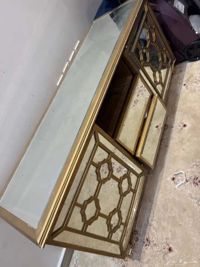 طاولة تلفزيون او بوفيه 1