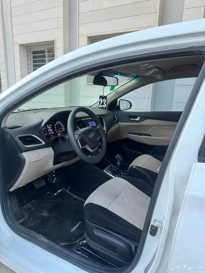 للبيع اكسنت 2023 مكينه 1600 CC ماشيه 19 فقط (( تم البيع )) 12