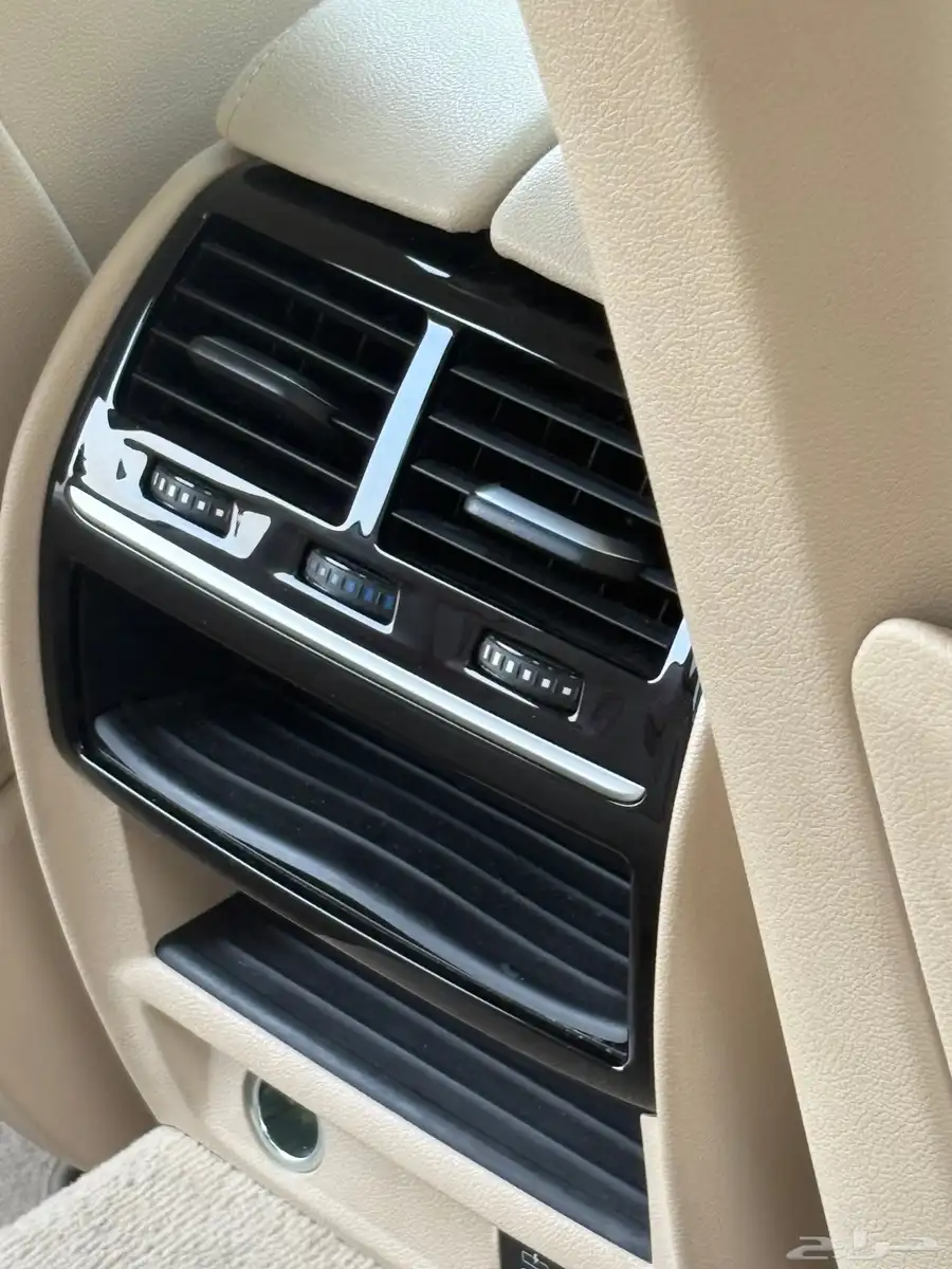 بي ام دبليو BMW 520i الفئه الخامسه 7