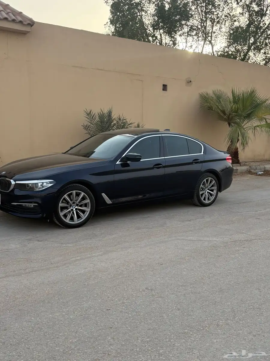 بي ام دبليو BMW 520i الفئه الخامسه 16