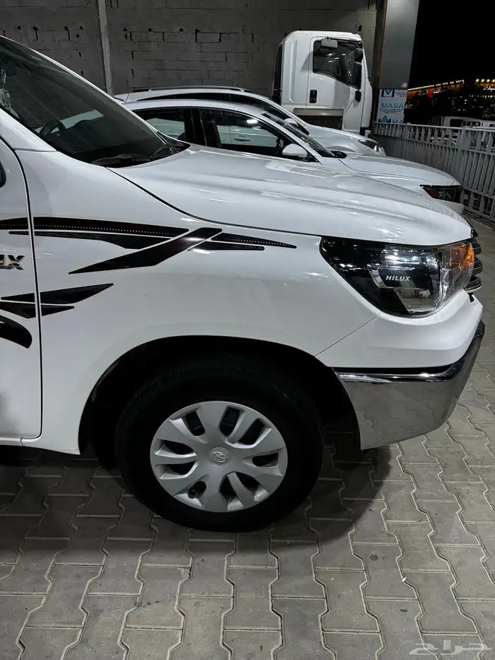 هايلوكس غمارتين موديل 2022 بنزين 11