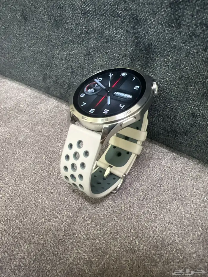 ساعة هواوي Watch GT4 شبه جديدة 1