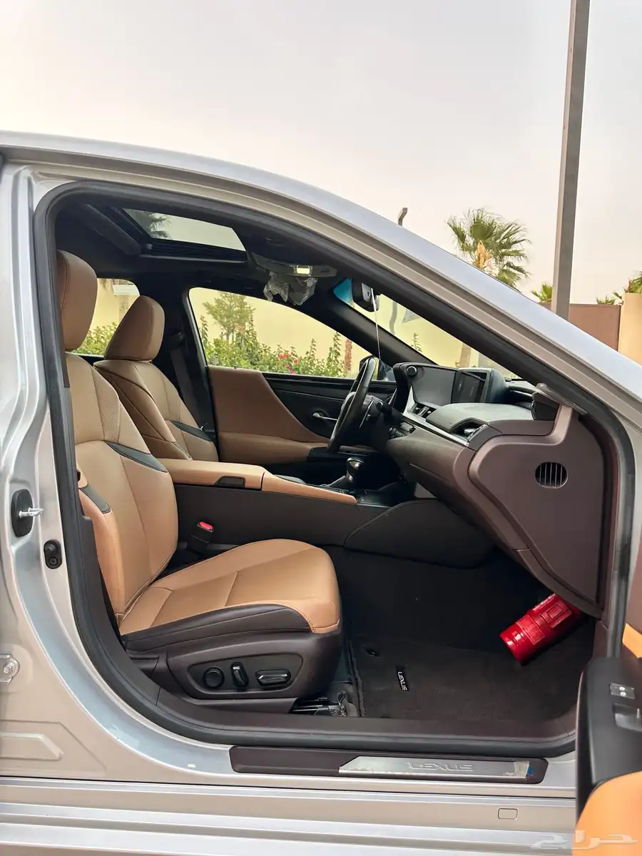 لكزس ( ES 350 ) 2020 ممشى 93 بحالة الوكالة 28
