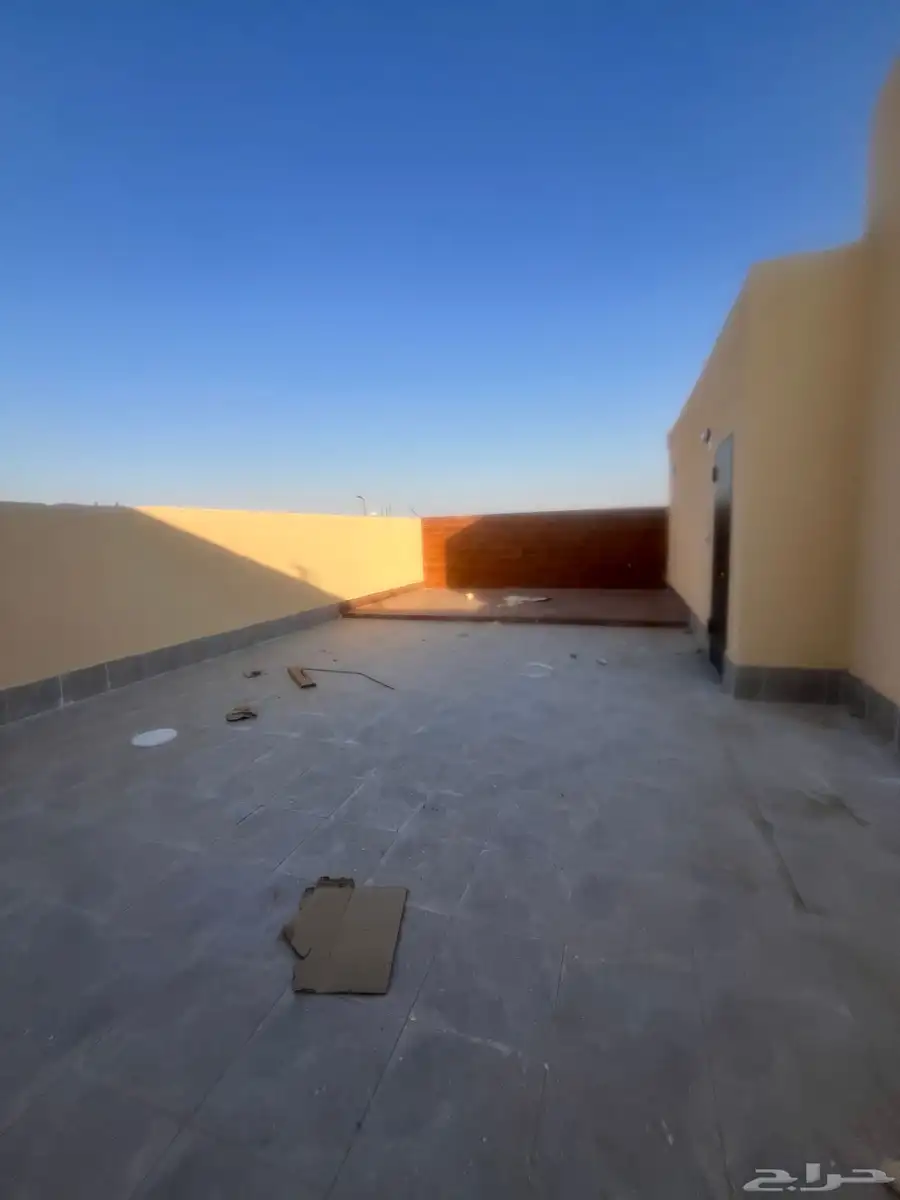 للبيع روفات تبدا من 630 11
