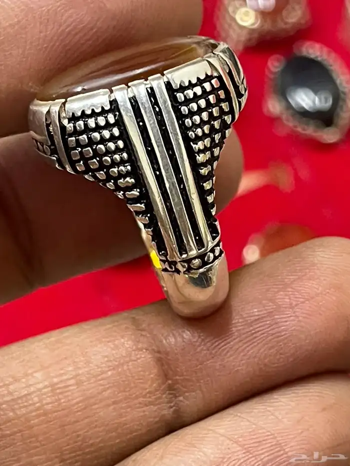 خاتم عقيق يمني بلطخه عسلي صياغة عارف 9
