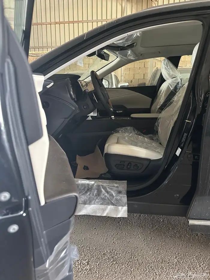 لكزس RX350بنزين 2025 الالون اسود رمادي 5