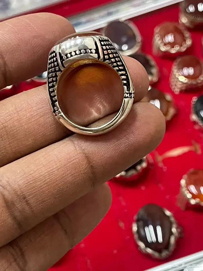 خاتم عقيق يمني بلطخه عسلي صياغة عارف 10
