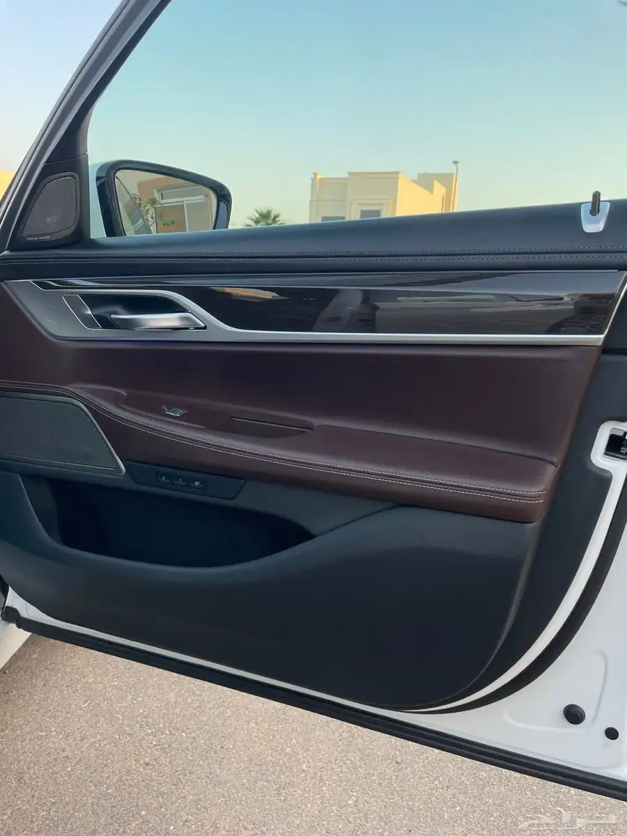 بي ام دبليو 2020 - 730Li 21