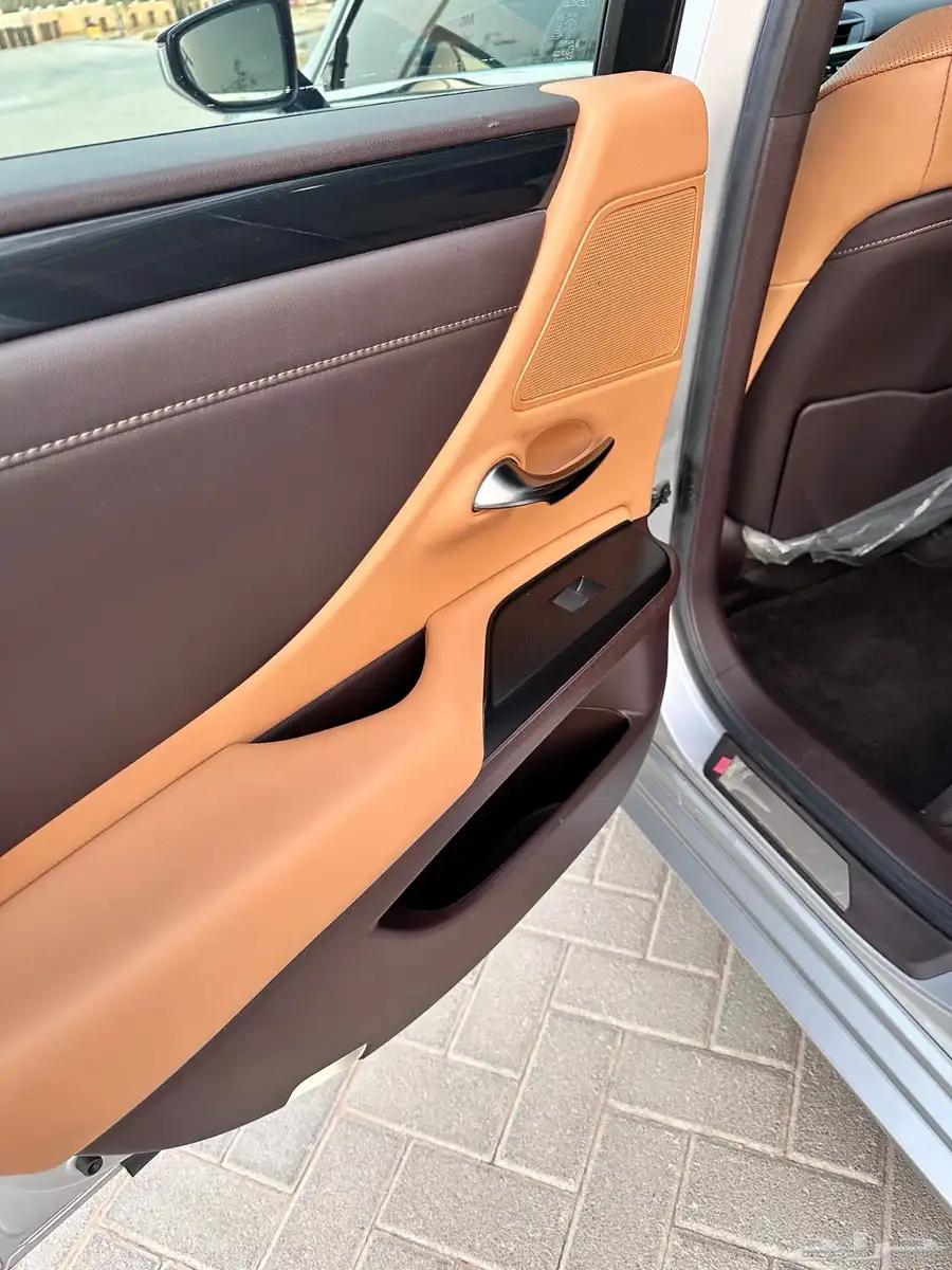 لكزس ( ES 350 ) 2020 ممشى 93 بحالة الوكالة 40