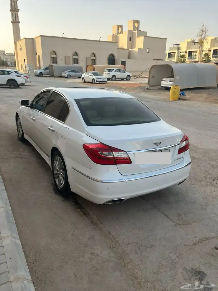 جينسس 2013 للبيع 0