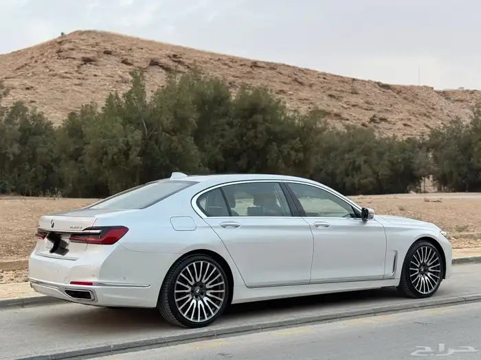 BMW 750il 2020 ممشى قليل جدا 17