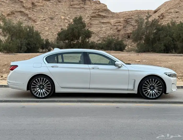 BMW 750il 2020 ممشى قليل جدا 15