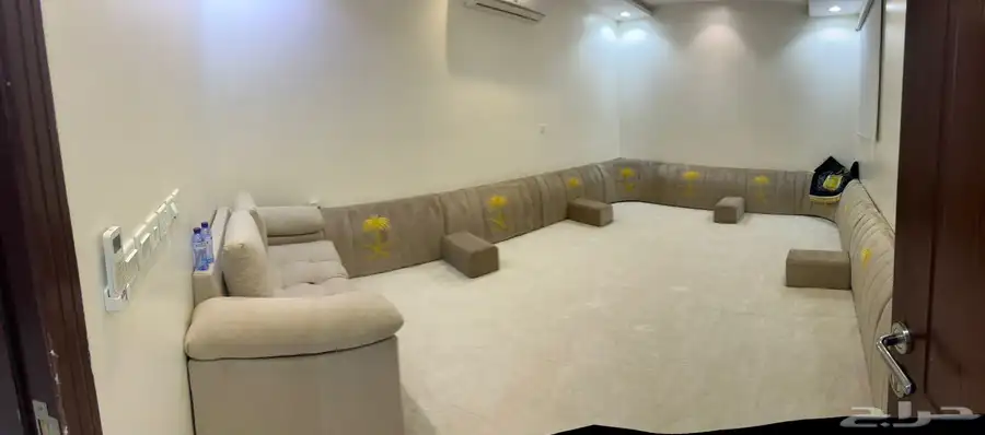 غرفه مؤثثه للايجار حي عكاظ 1