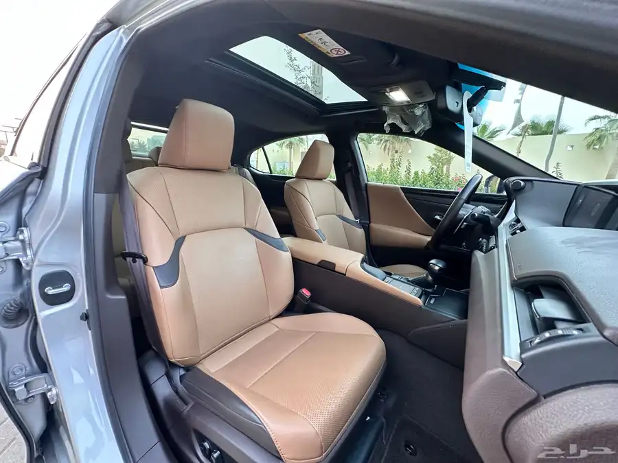 لكزس ( ES 350 ) 2020 ممشى 93 بحالة الوكالة 30