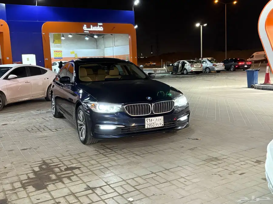 بي ام دبليو BMW 520i الفئه الخامسه 23
