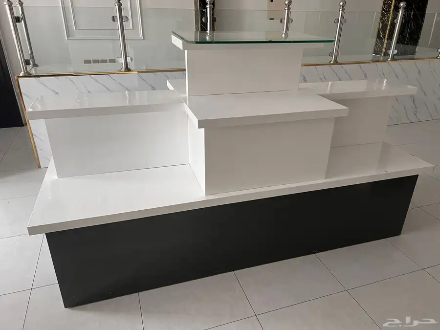 اغراض محل حلويات ثلاجات عرض ومكيفات وطاولات وغيرها 8