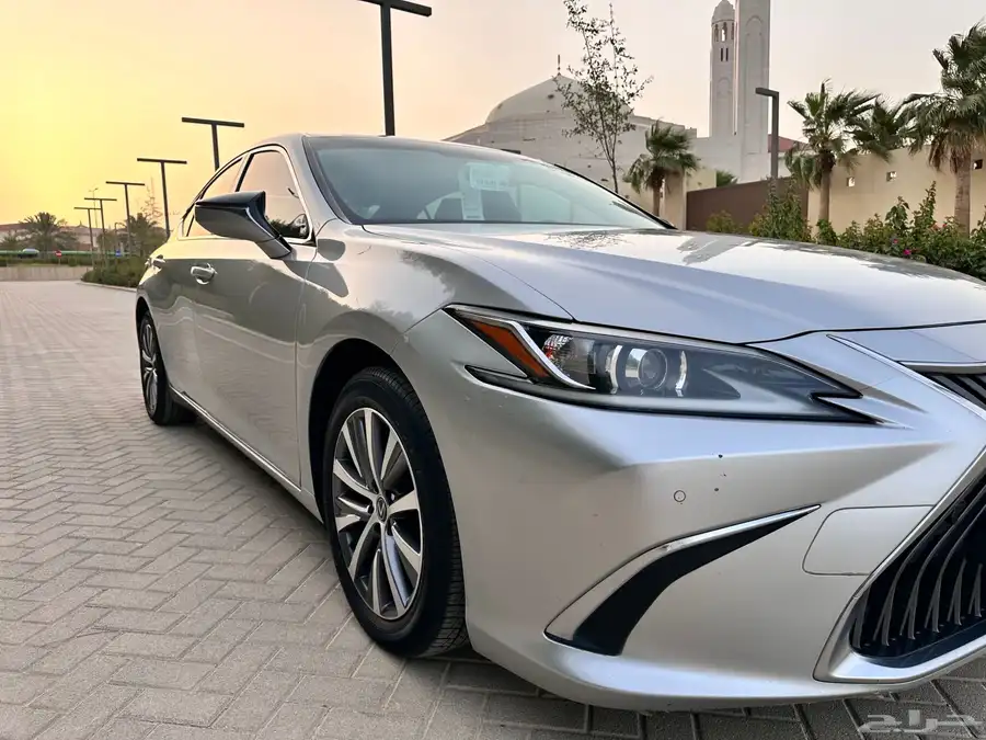 لكزس ( ES 350 ) 2020 ممشى 93 بحالة الوكالة 10
