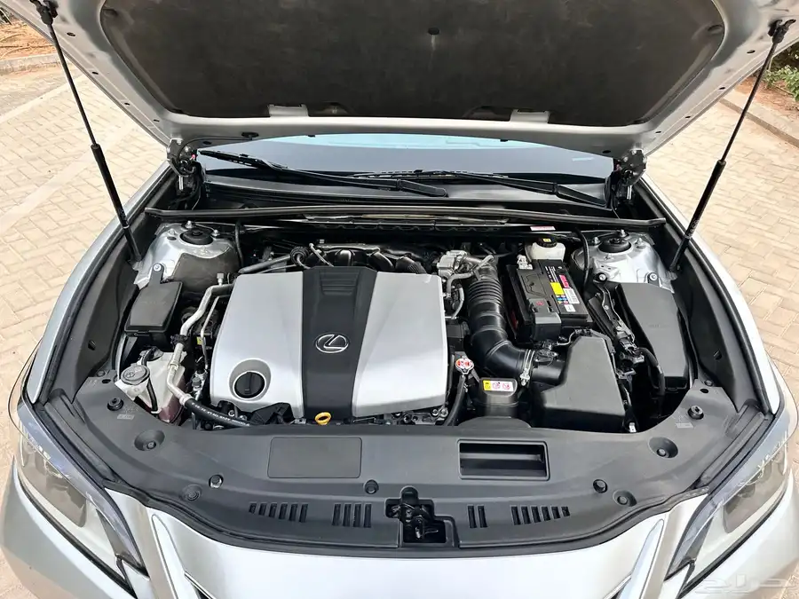 لكزس ( ES 350 ) 2020 ممشى 93 بحالة الوكالة 85