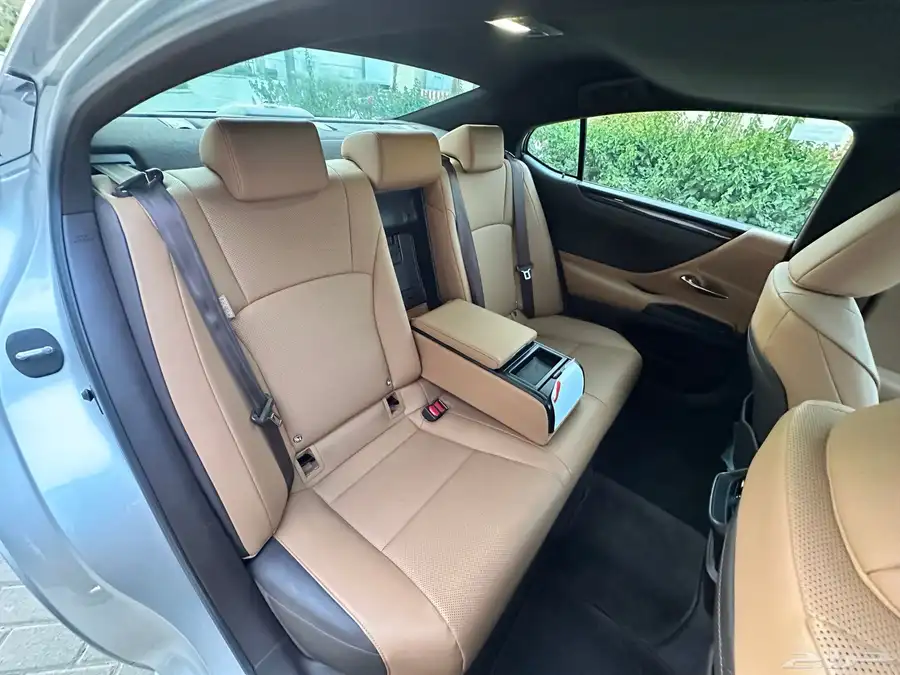 لكزس ( ES 350 ) 2020 ممشى 93 بحالة الوكالة 38