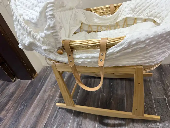 سرير مولود مثل ماوضح في الصوره مخدة حوامل 1